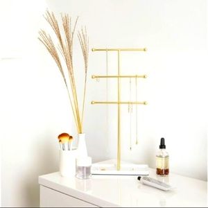 *BRAND NEW* Jewelry Stand